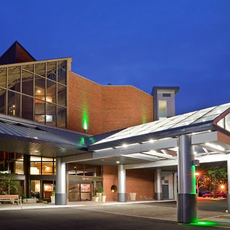 Holiday Inn Oakville Centre By Ihg Exterior foto
