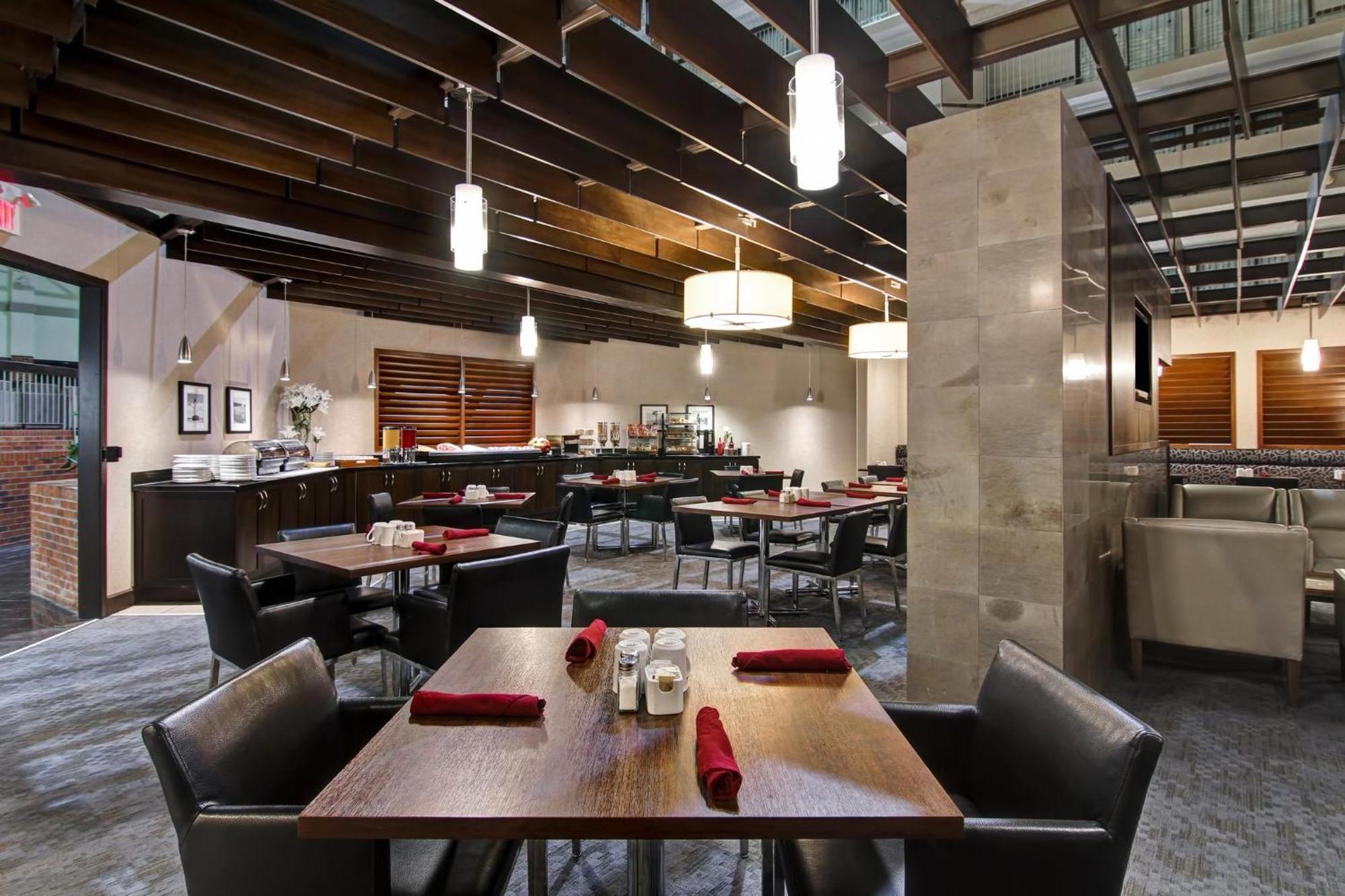 Holiday Inn Oakville Centre By Ihg Exterior foto