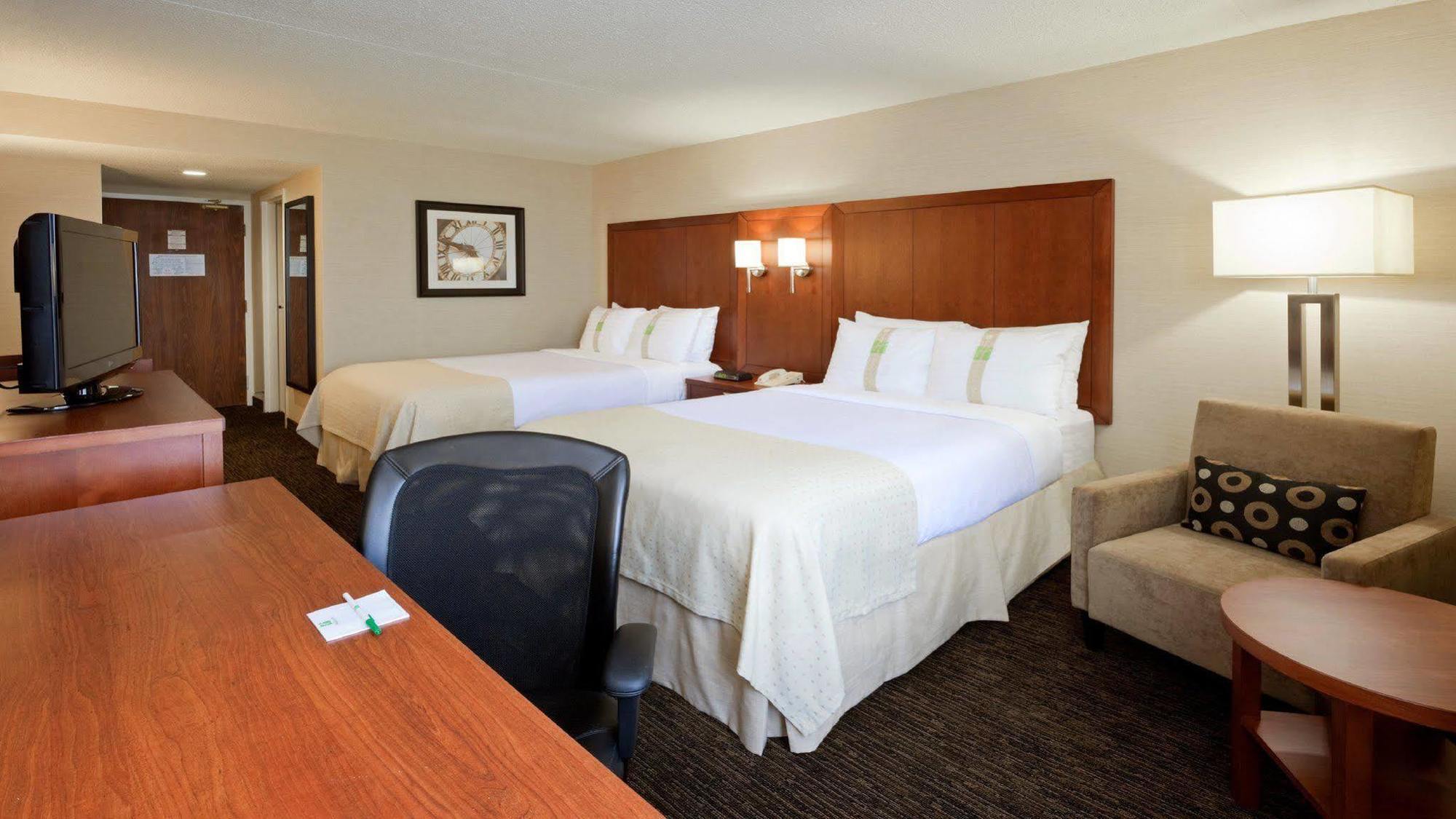 Holiday Inn Oakville Centre By Ihg Exterior foto